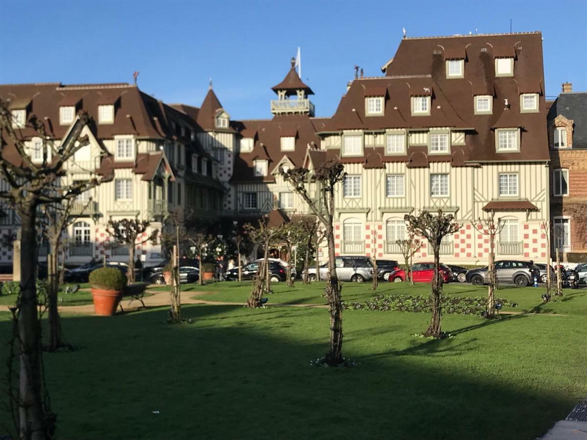 Le Royal Apartment Deauville Luaran gambar